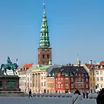 Large Apartment In Central Copenhagen By Tivoli Gardens